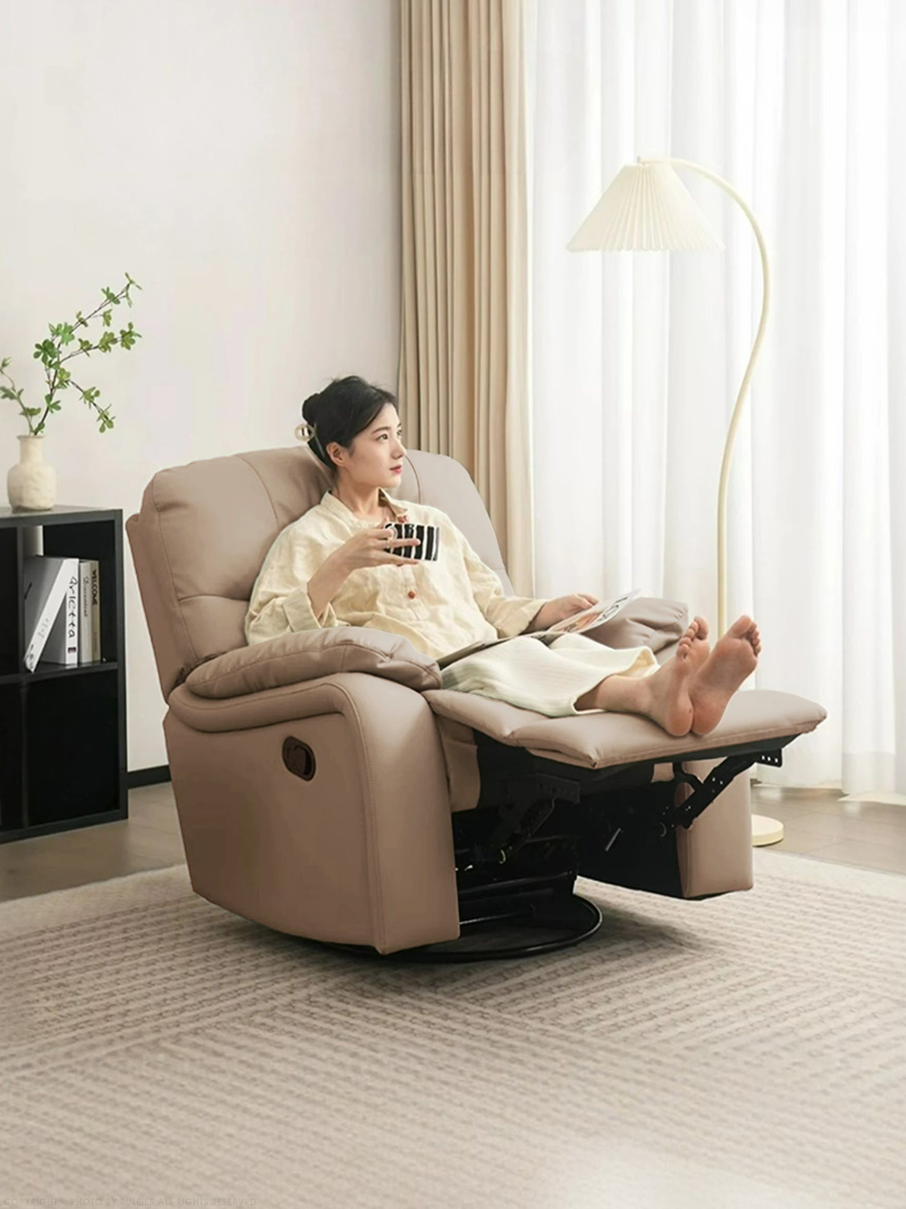 Vivian Lounge Chair