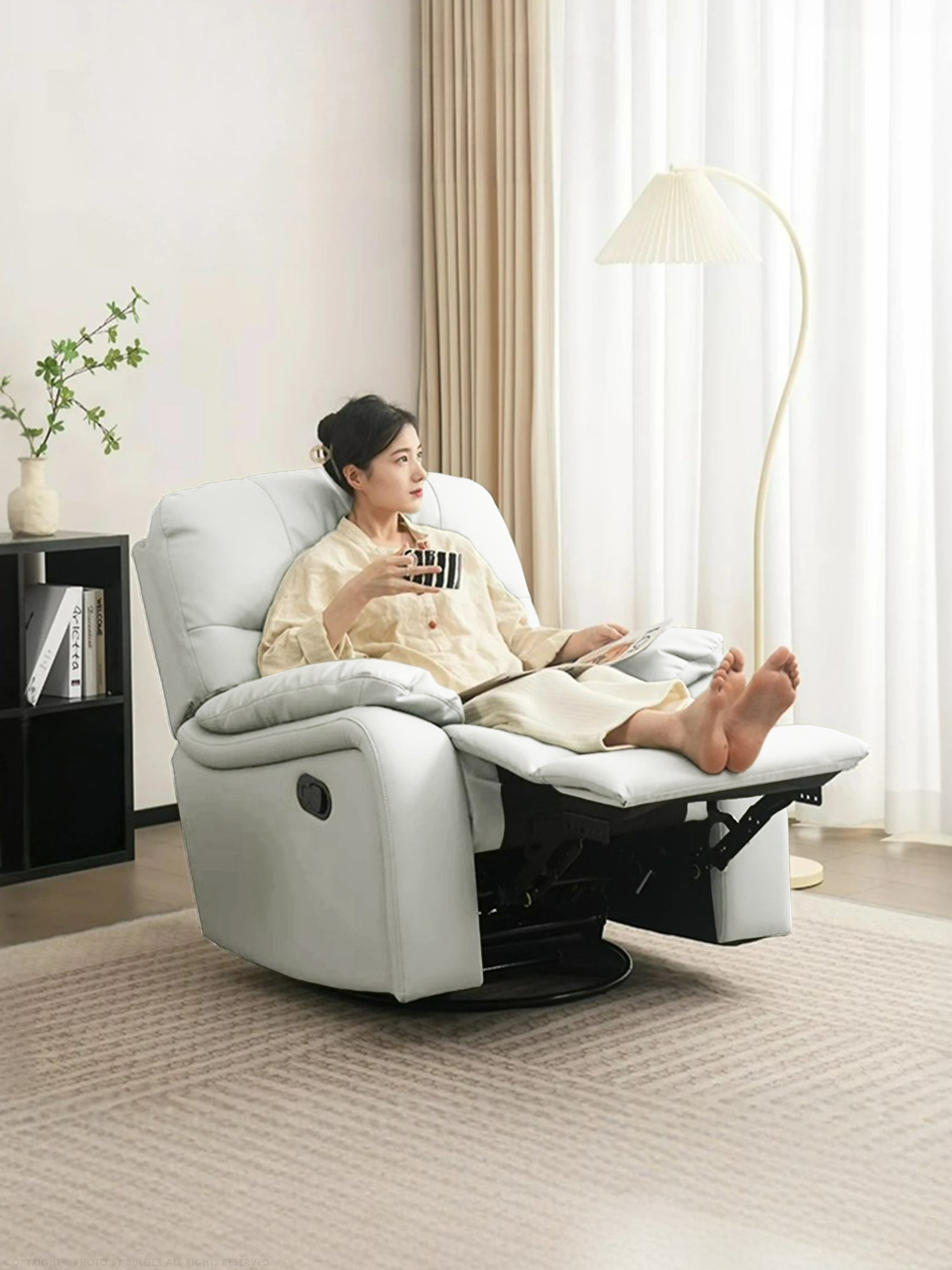 Vivian Lounge Chair